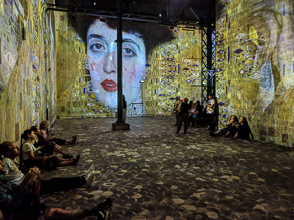 Gustav Klimt exhibition at L'Atelier des Lumières