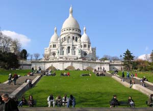 Sacr-Coeur and lawns