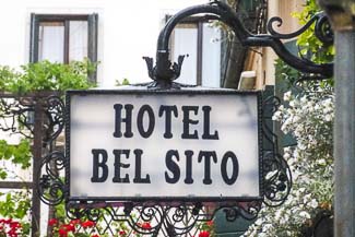 Hotel Bel Sito sign