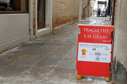 Traghetto street sign