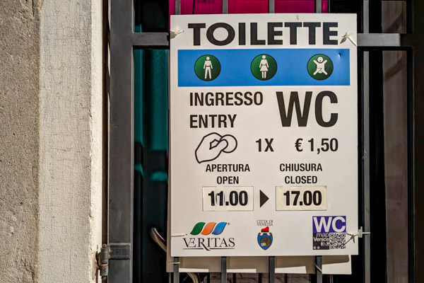 Venice public toilet at San Leonardo: Price and hours