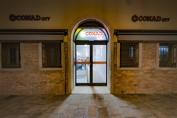 Conad City supermarket on Venice's Zattere.