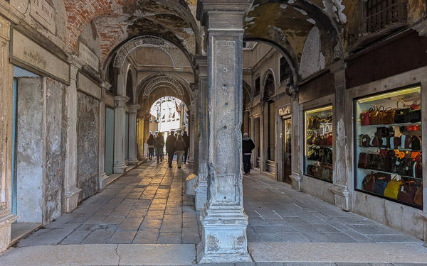 Sotoportego de l'Arco Celeste, Venice, Italy.